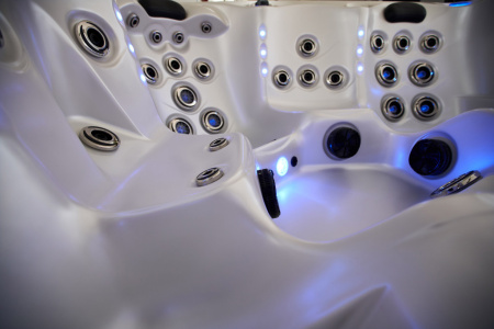 Гидромассажный СПА бассейн Joyee SPA London-L